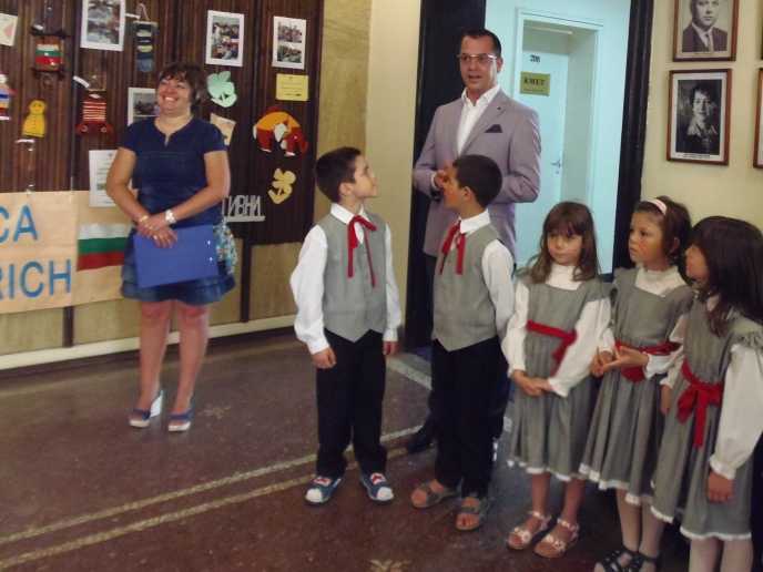 Кметът Йордан Йорданов откри изложба „Добри деца в еко-действие” на ИМКА Добрич