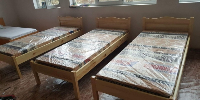 Общежитието към защитено училище в с. Факия с нови легла