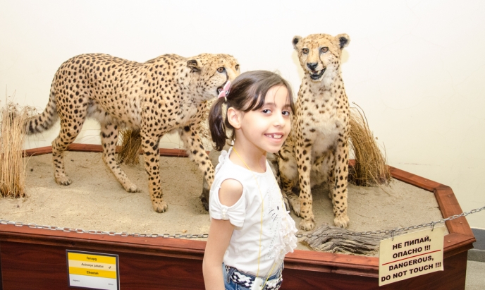 Деца роми и бежанци се докосват до природните науки в Природонаучния музей в София с ателие на Био игри