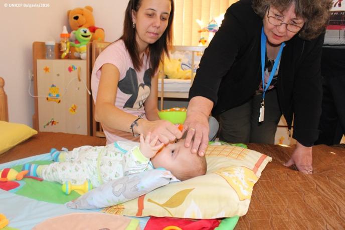 Патронажни медицински сестри и акушерки за майки и малки деца: скоро във всички области на България