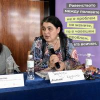 На форум за жените в политиката зам.-председателят на Народното събрание Росица Кирова обяви, че ще стартира надпартийна